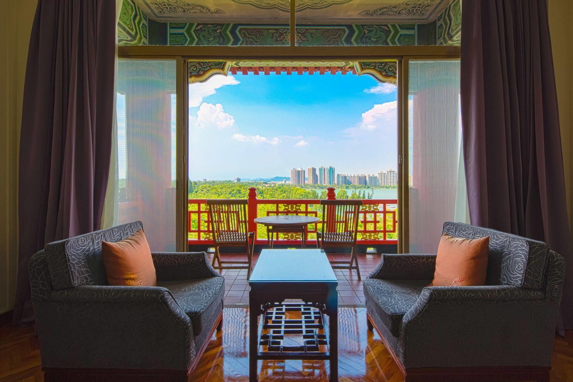 The Grand Hotel Kaohsiung Exterior photo